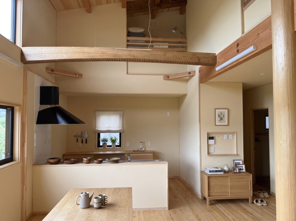五所川原・木のひらや展示場の無垢材のLDK